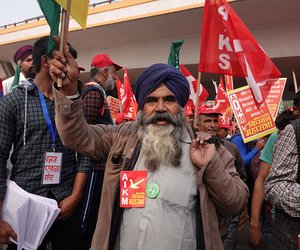 Marching from Majnu ka Tila to Ramlila