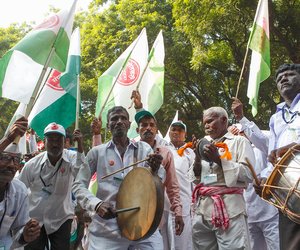 Many farmers' groups had brought along their traditional musical instruments for the protest on Parliament Street. These added rhythm to the march and were also a way of amplifying their demands.
