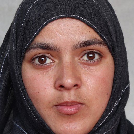 Mayooma Khursheed Kotay is a Pashmina artisan from Churu Mujru, Beerwah, Badgam, Jammu and Kashmir