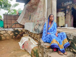 গুজৰাটঃ ‘সুৰাপান সকলোৱে কৰে, মৰে কেৱল দুখীয়াহে’