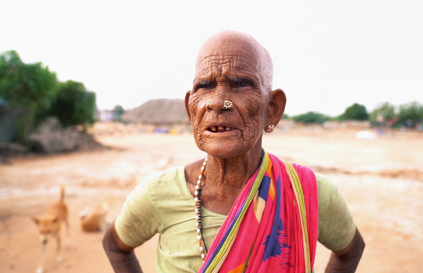 “I came here when I was nearly 35 and started auctioning fish,” says Puli, now 75 years old. At the Cuddalore Old Town harbour, located in the east of the city, auctioneers call for bids from traders once a boat reaches the shore. They receive 10 per cent of the sales as commission (until around 20 years ago, it was five per cent) if they have invested in a boat. When Puli arrived at the harbour all those years ago, her relatives introduced her to the job, and loaned her around Rs. 50,000 to invest in two boats – an amount she has since paid off through long hours of labour. As she grew older, Puli stopped auctioning and passed this work on to her daughter.