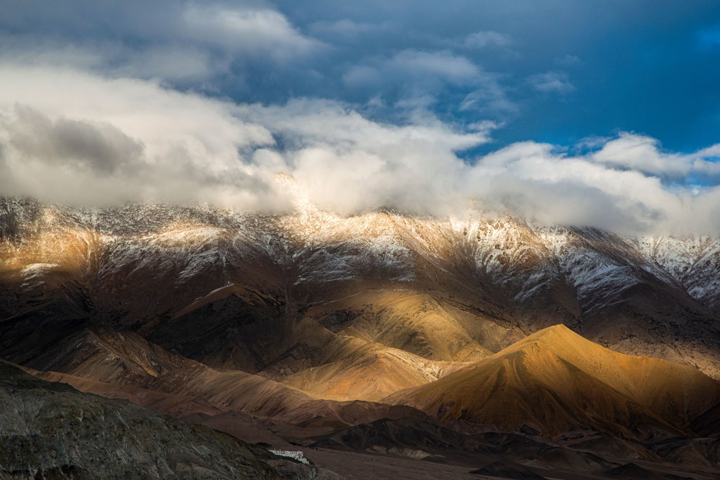 Chanthang is the western end of the Tibetan Plateau. The 17th century monastery in Hanle is situated on a mountain top here. It belongs to the Tibetan Drukpa Kagyu sect of Buddhists