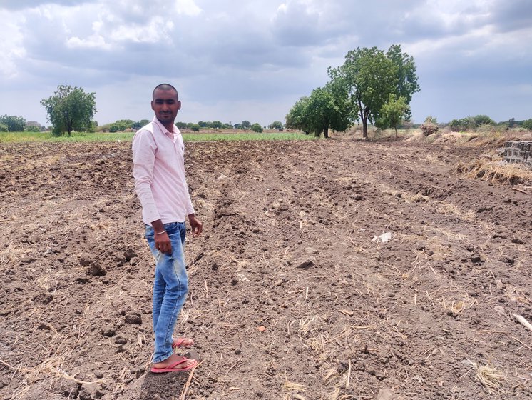 The farm in Harki Nimgaon village, where Ravi Bobde (right) cultivated cotton, soyabean and tur with his late father