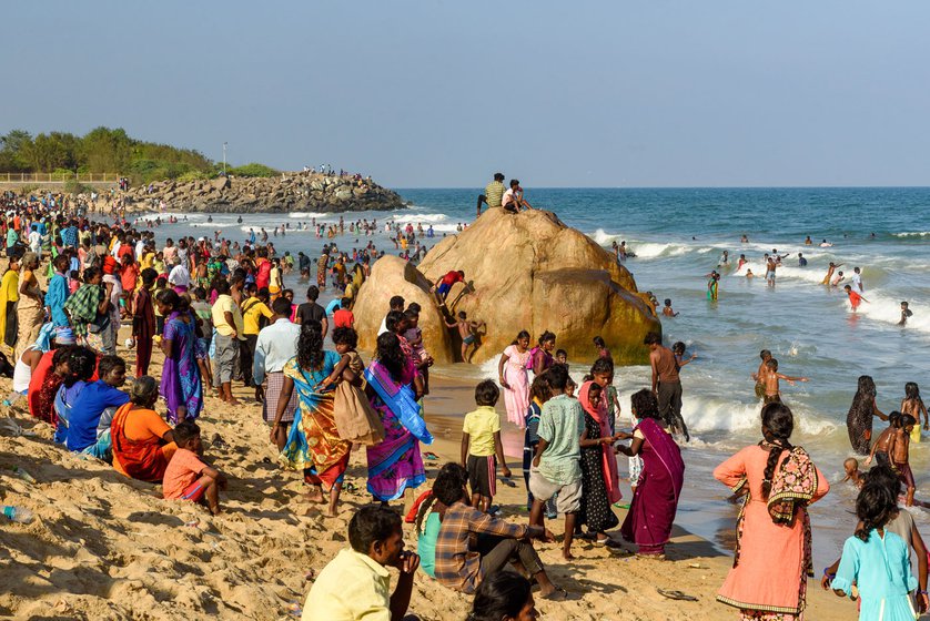 Every year, in the Tamil month of Maasi, Irulars from across Tamil Nadu gather on the beaches of Mamallapuram where they set up tents made of thin sarees and tarpaulin, held in place using freshly cut stalks from nearby trees