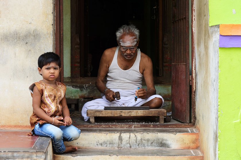 Venkatesan Perumal is among the few artisans in Oonupuram who still makes the design templates – passed on to him by his father – for the handloom weave.  He makes the designs by drawing and punching holes on graph sheet. In many other instances, this has been replaced by computer software and printing