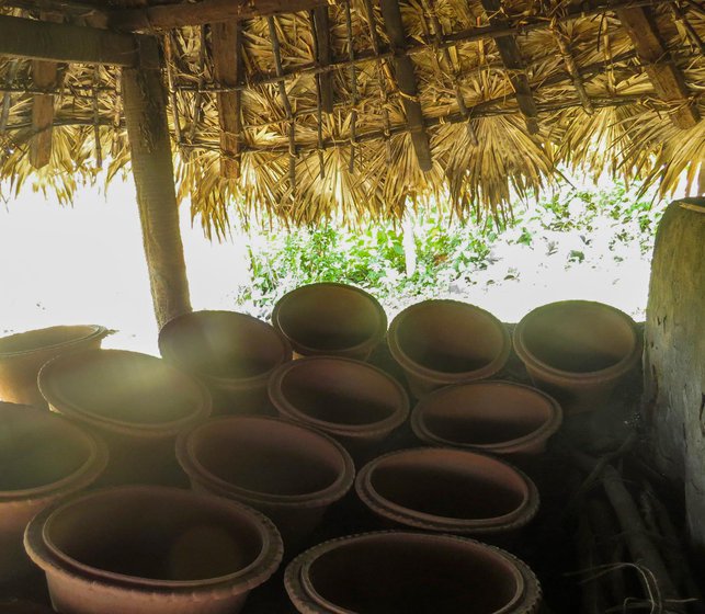 The master potter can finish shaping about 20-30 pots a day