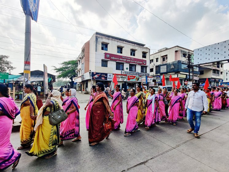 Hundreds of workers and helpers from Rahata taluka , marched to the collectorate office in Shirdi town on December 8, 2023 demanding recognition as government employee, pension and increased honorarium.