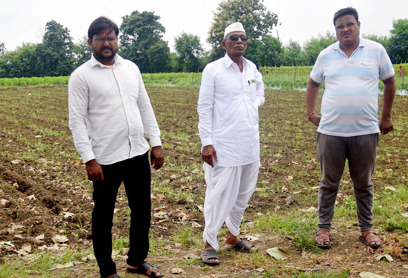 Badkhal with farmers in the TATR. He says, gradual changes over two or three decades in the quality of forests, an explosion of new mining projects all over the district and expansion of thermal power plants have cumulatively led to the aggravation of the wild-animal and human conflict