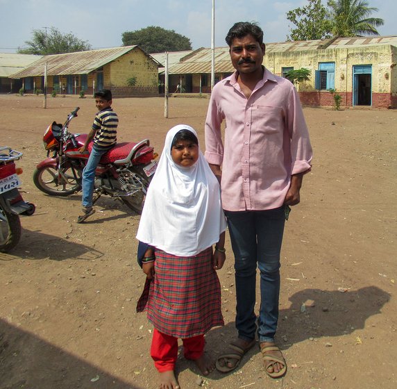 Vitthal Shinde and his daughter Sandhya