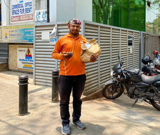 Some delivery agents like Sunder (right) have small parcels to carry, but some others like Ramesh (left) have large backpacks that cause their backs to ache