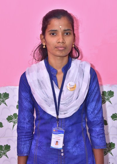 Poongodi Govindaraj (left) conducting a workshop (right); she is a campaign leader from Vellore who has contracted TB three times