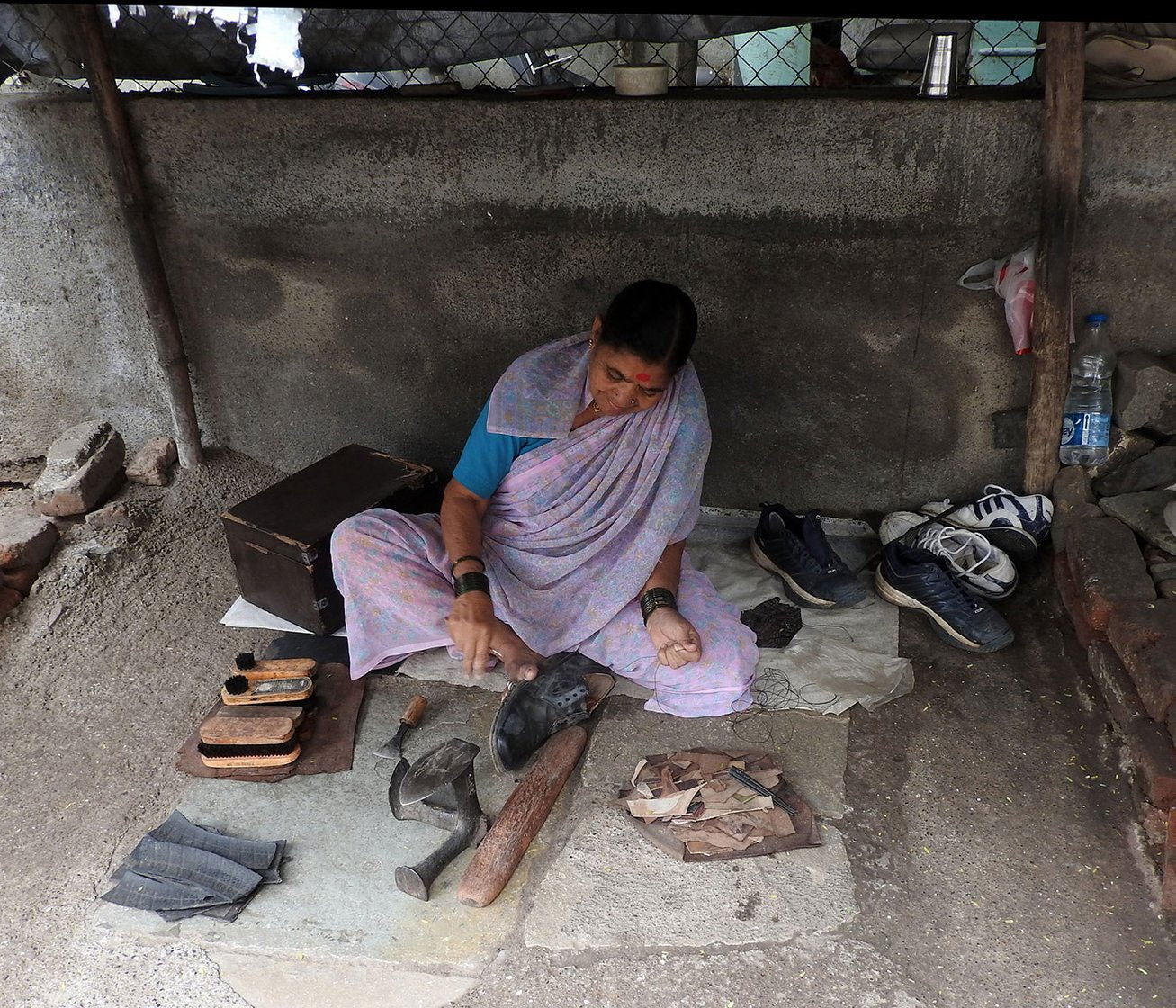 08-Bhamabai_BlackShoe1_DSCN1471(Crop)-NW-Fixing Straps and Mending Soles.jpg