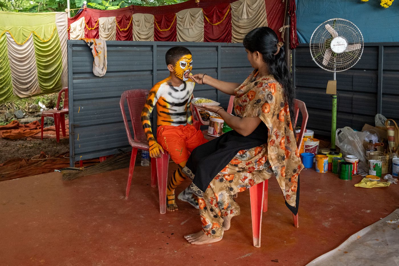 Abhinav Shetty will be performing the dance for the first time. His mother feeding the 10-year-old before the dance begins