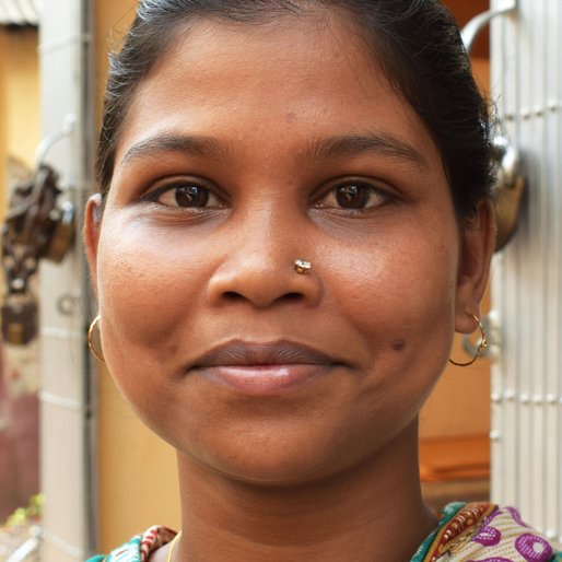 PASWATI KUNDU is a Makes paper flowers from Khari, Mathurapur - II, South 24 Parganas, West Bengal