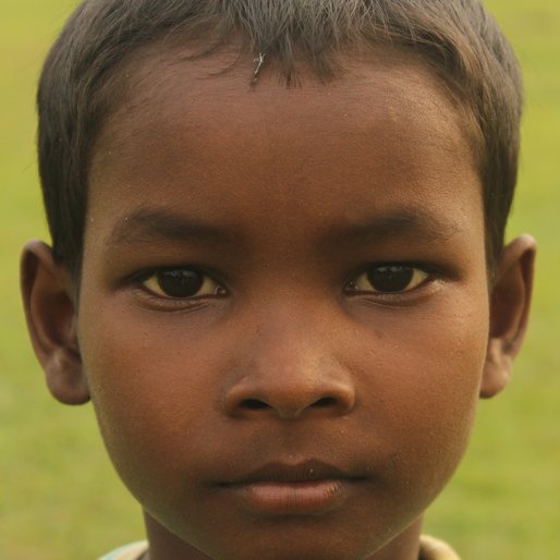 SAMAN MUNDA is a Student from Bara Maniram, Ashapur Tea Garden hamlet, Naxalbari, Darjeeling, West Bengal