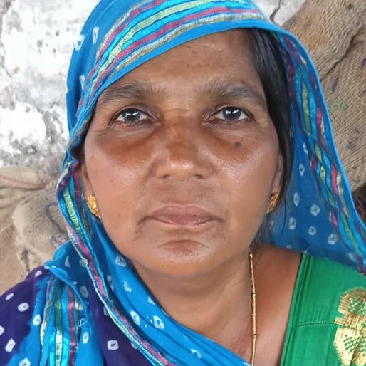 Amaratben Patani is a Vegetable vendor from Asambiya Nana, Mandvi, Kachchh, Gujarat