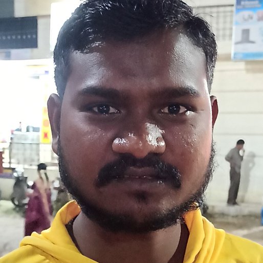 Mahesh is a <em>Golgappa</em> vendor from Nevada, Meja, Prayagraj, Uttar Pradesh