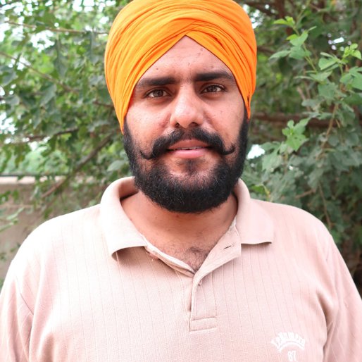 Kulwinder Singh is a Taxi driver from Maujpur, Mohali, SAS Nagar, Punjab
