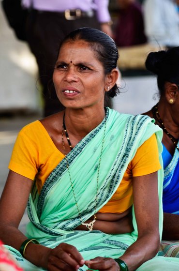 Women waiting for the train to participate in farmers march in delhi