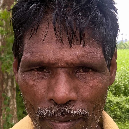 SUDHIR JOARDAR is a Van-rickshaw puller from Jalalkhali, Krishnagar I, Nadia, West Bengal