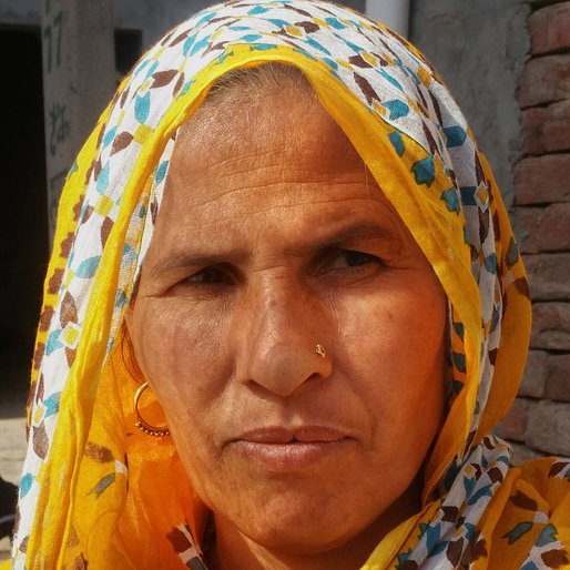 Mausam Dharmveer is a Cooks mid-day meals at the <em>anganwadi</em> from Bichpari, Mundlana, Sonipat, Haryana