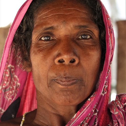 Sajani Bhui is a Daily wage labourer at construction sites from Paikapada, Kantapada, Cuttack, Odisha