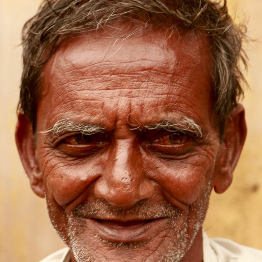 SUREN GHOSH is a Vegetable vendor from Santipur, Santipur, Nadia, West Bengal