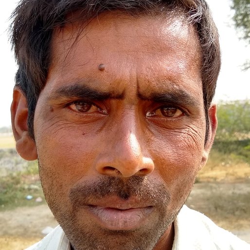 Vijaypal Singh is a Scrap collector from Pahsa Mahiuddinpur, Ratanpura, Mau, Uttar Pradesh