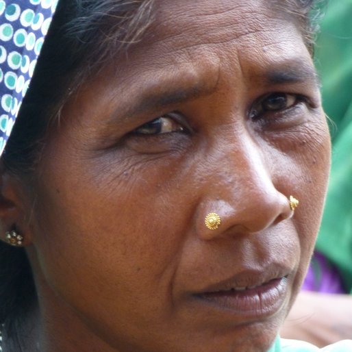 DEVAKI MANDAVI   is a Labourer from Bazarpar Makardona, Dhamtari, Chhattisgarh