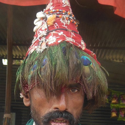 TULASIDAS HARI JOSHI is a Traveling minstrel ('Vasudev', religious singer) from Shendurni, Jamner, Jalgaon, Maharashtra